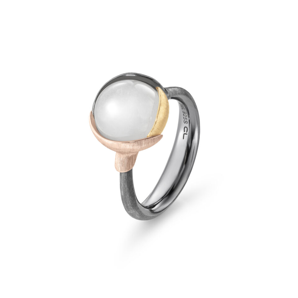 Ring, Lotus 2 Hvit Månesten oksidert sølv, gult gull og roségull