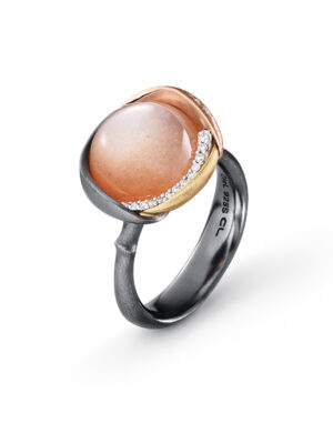 Ring, Lotus 3 Blush Månesten oksidert sølv, gult gull og roségull 0,05 ct TW.VS.