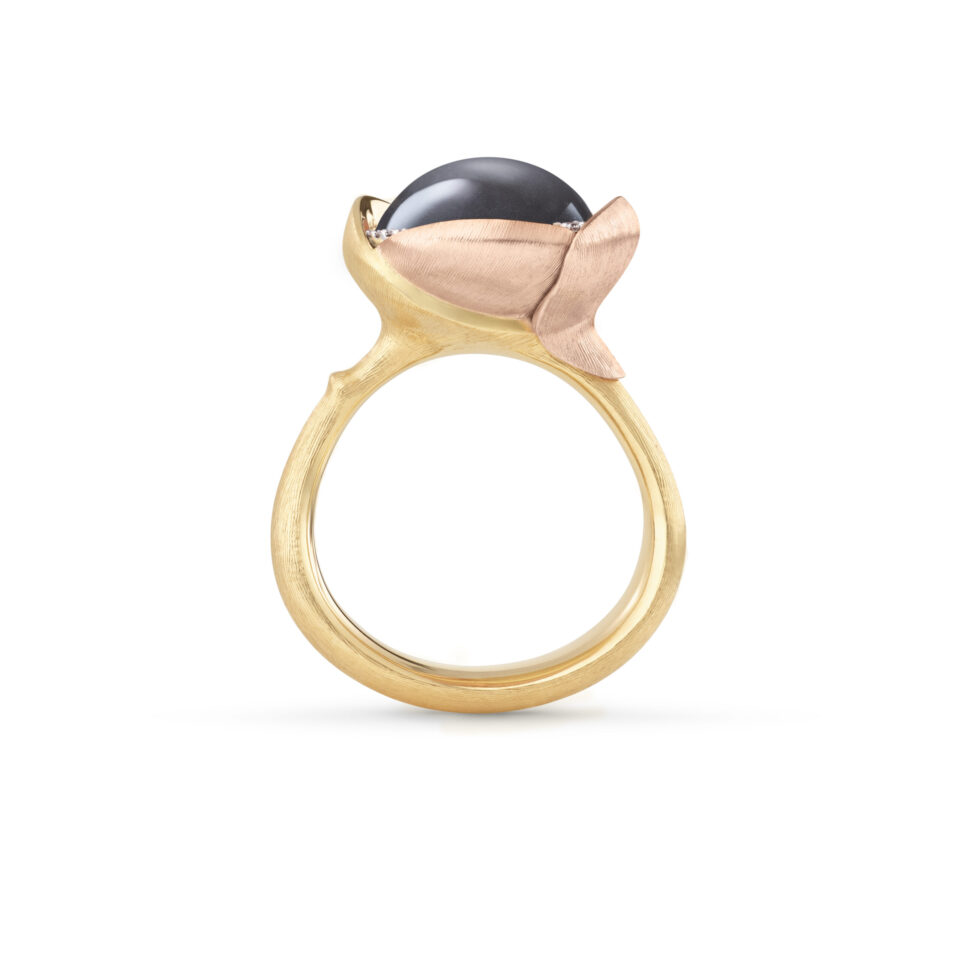 Ring, Lotus 3 Grå Månesten gult gull og roségull 0,05 ct TW.VS.