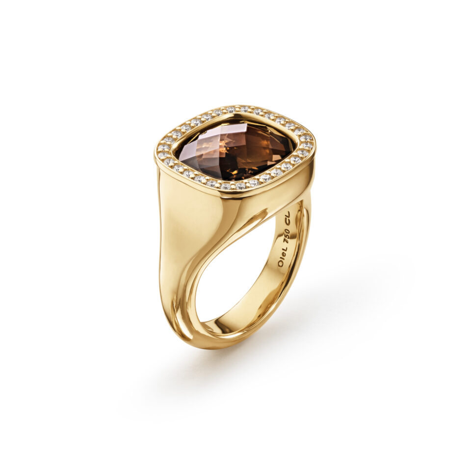 Ring, Cushion Røkkvarts med diamantkant 0,30 ct TW.VS.