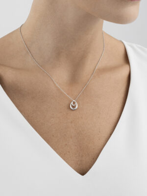GEORG JENSEN - HALSKJEDE, OFFSPRING ANHENG LITEN SØLV - STYLING