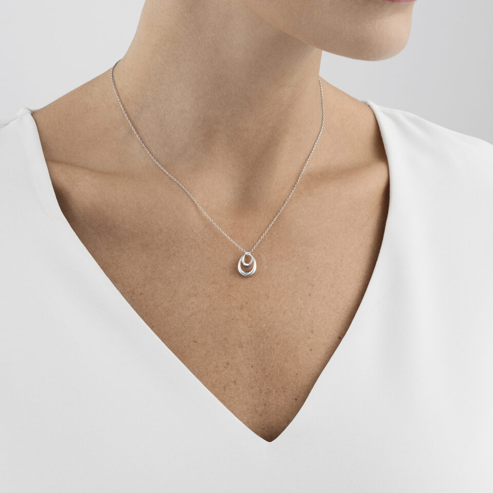 GEORG JENSEN - HALSKJEDE, OFFSPRING ANHENG LITEN SØLV - STYLING