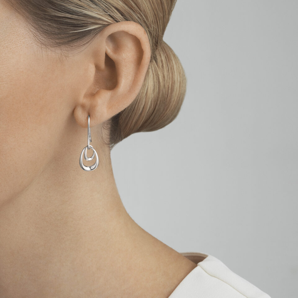 GEORG JENSEN - ØREDOBBER, OFFSPRING LANGE SØLV - STYLING