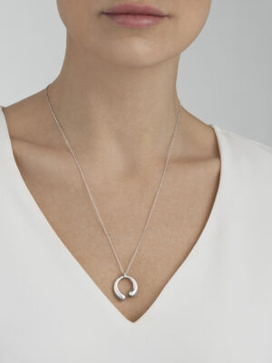 GEORG JENSEN - HALSKJEDE, MERCY ANHENG MEDIUM SØLV - STYLING