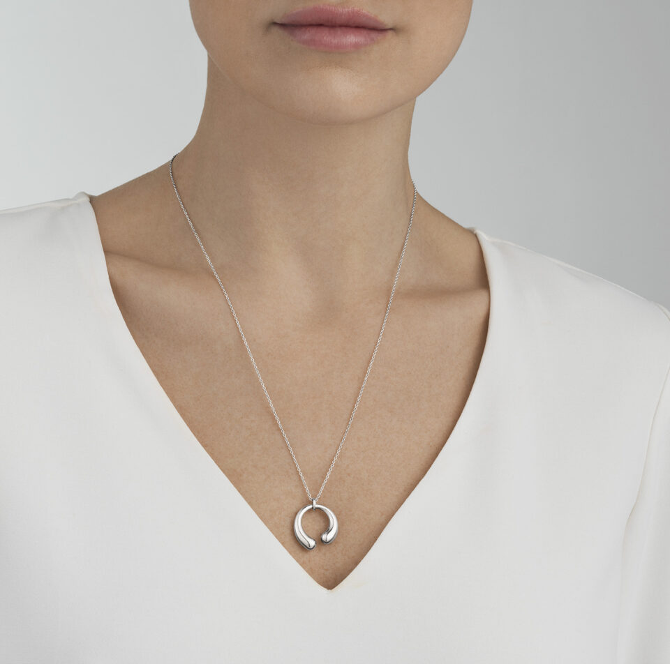 GEORG JENSEN - HALSKJEDE, MERCY ANHENG MEDIUM SØLV - STYLING