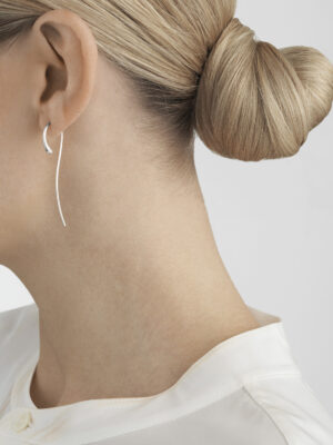 GEORG JENSEN - ØREDOBBER, MERCY MODERN SLIM SØLV - STYLING