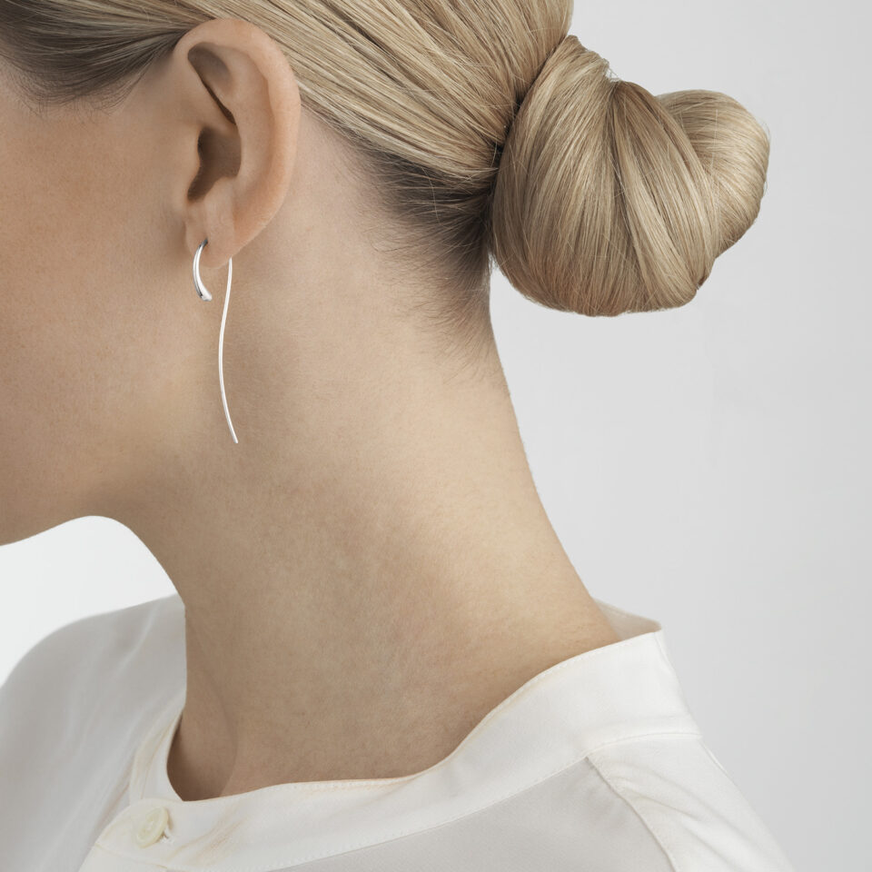 GEORG JENSEN - ØREDOBBER, MERCY MODERN SLIM SØLV - STYLING