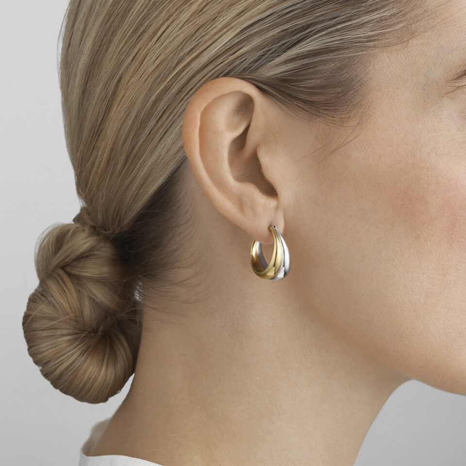 GEORG JENSEN - ØREDOBBER, CURVE MEDIUM ØRERINGER GULT GULL OG SØLV - STYLING