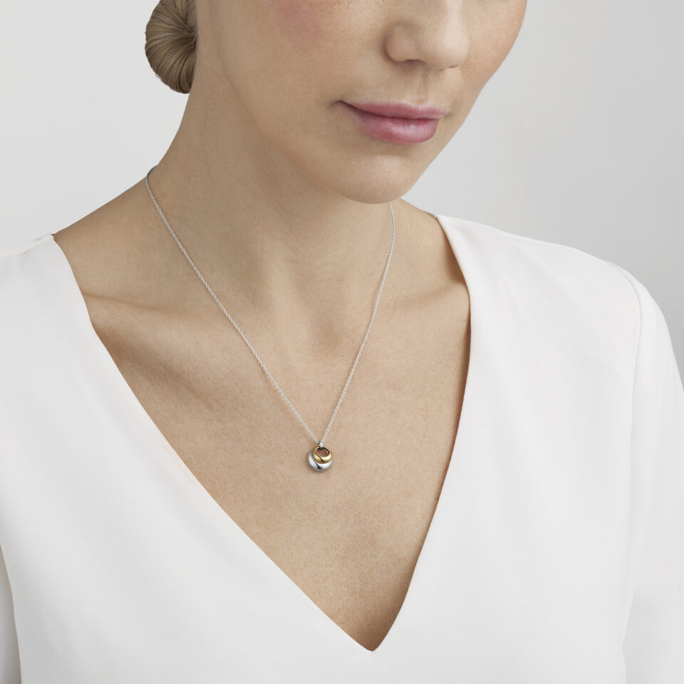 GEORG JENSEN - HALSKJEDE, CURVE ANHENG GULT GULL OG SØLV - STYLING