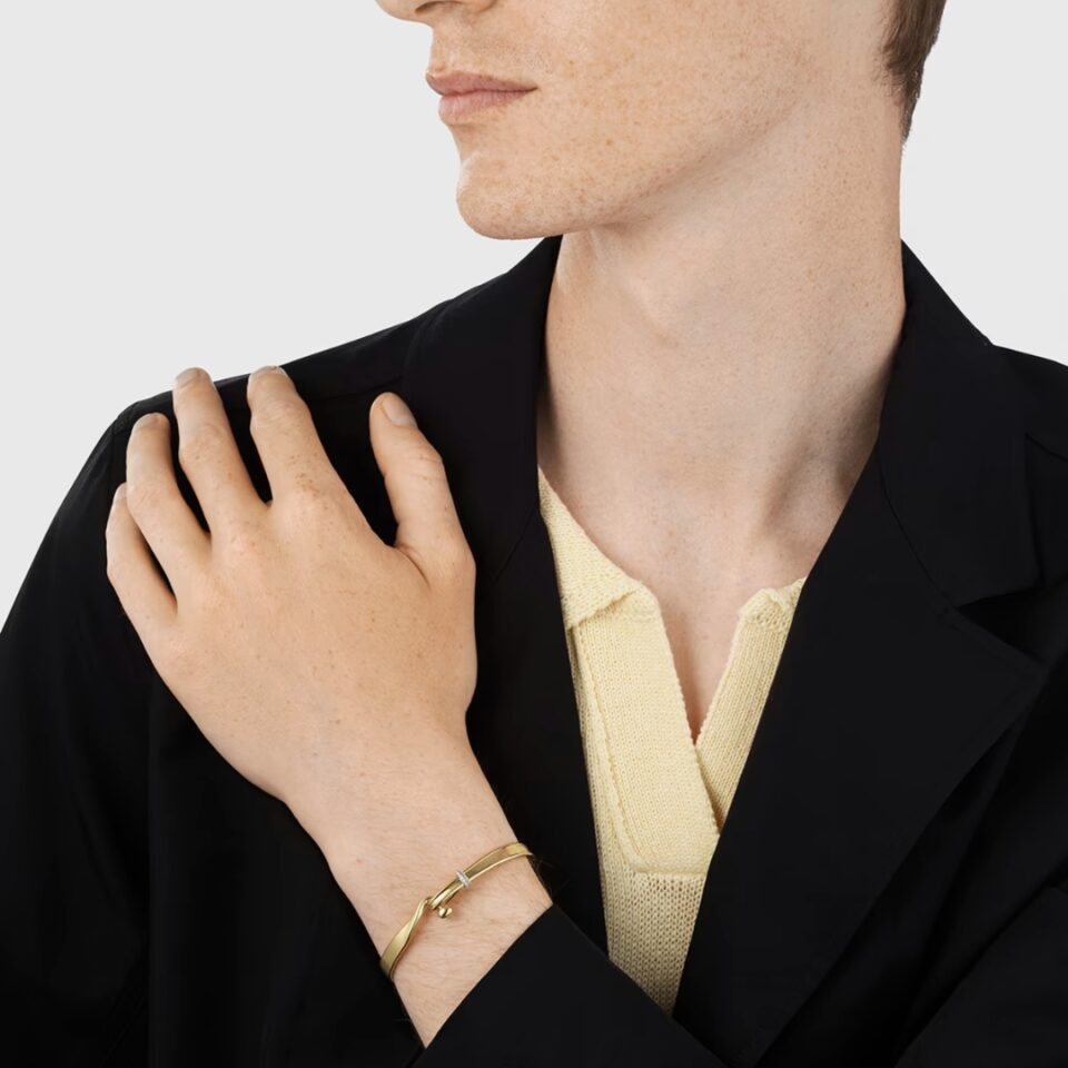 GEORG JENSEN - ARMRING, TORUN BANGLE GULT GULL MED DIAMANTER 0,08 CT. - STYLING HAN
