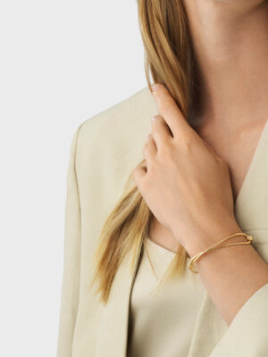 GEORG JENSEN - ARMRING, MERCY BANGLE GULT GULL - STYLING