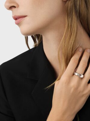 GEORG JENSEN - RING, REFLECT STOR SØLV - STYLING HENNE