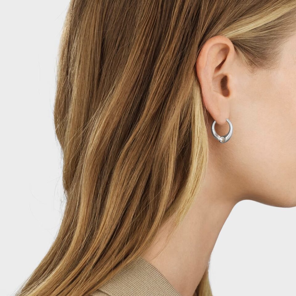 GEORG JENSEN - ØREDOBBER, REFLECT HOOPS STORE SØLV - STYLING