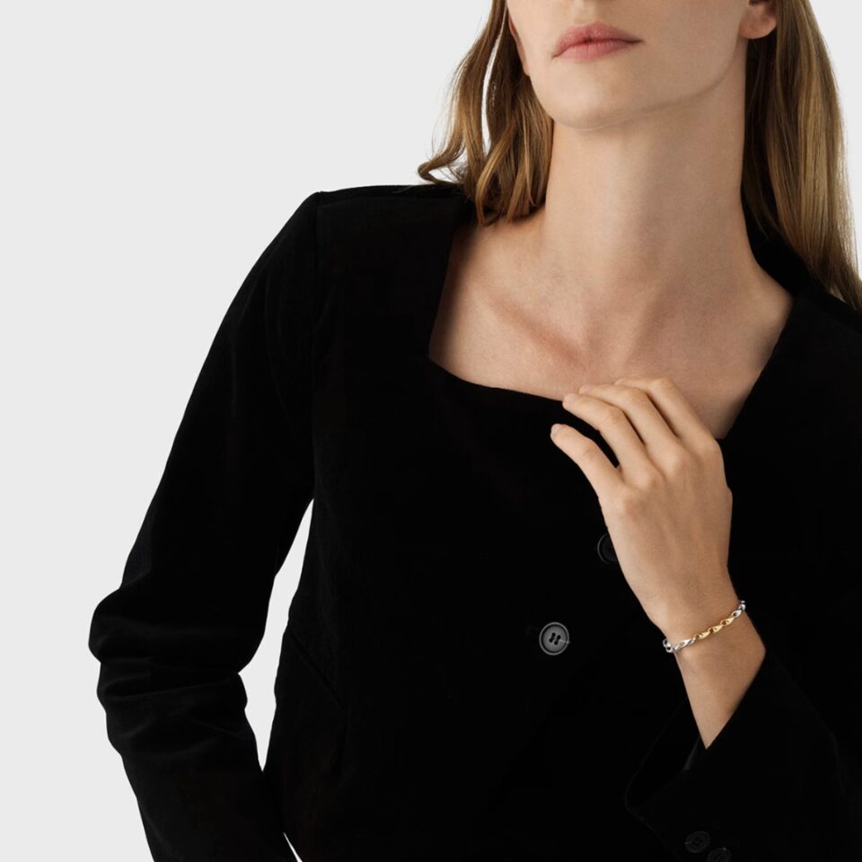 GEORG JENSEN - ARMBÅND, REFLECT LENKE SMALT GULT GULL OG SØLV - STYLING HENNE