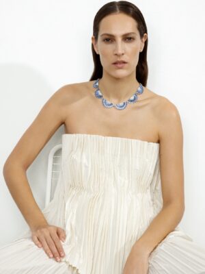 GEORG JENSEN - HALSKJEDE, DAISY STATEMENT COLLIER SØLV MED BLÅ EMALJE - STYLING