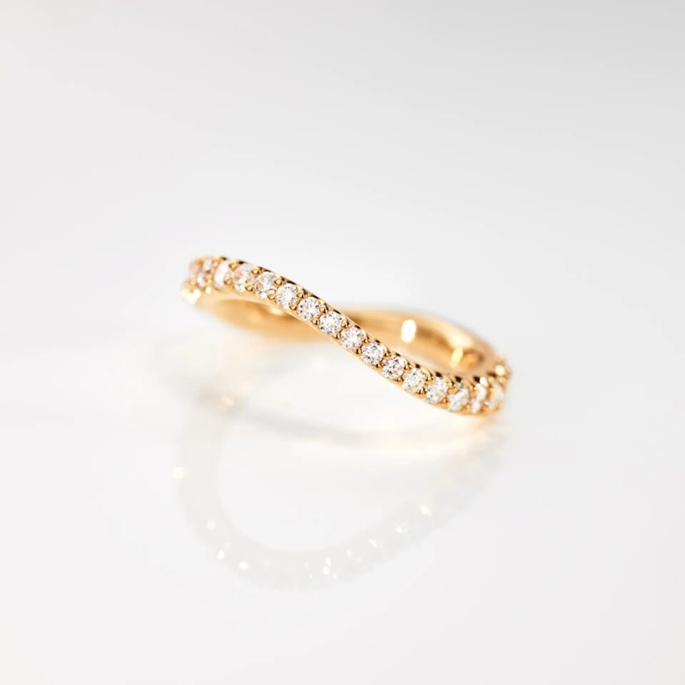 Ring, Love Bands buet bred gult gull 0,90-1,00 ct TW.VS.