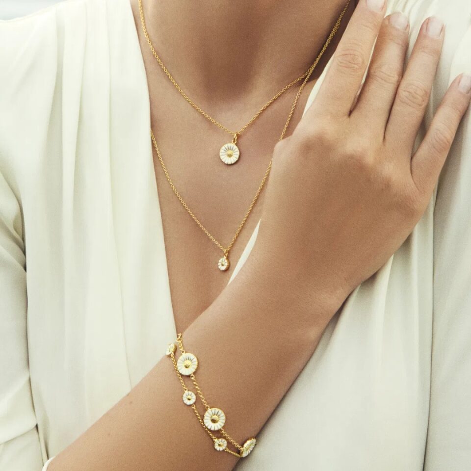 GEORG JENSEN - ARMBÅND, DAISY FORGYLT SØLV MED HVIT EMALJE - STYLING