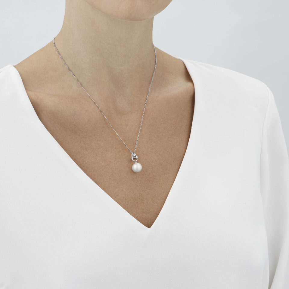 GEORG JENSEN - HALSKJEDE, MAGIC ANHENG MED PERLE OG DIAMANTER 0,04 CT. HVITT GULL - STYLING