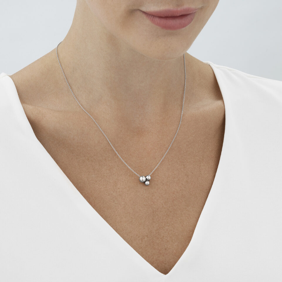 GEORG JENSEN - HALSKJEDE, MOONLIGHT GRAPES ANHENG OKSIDERT SØLV - STYLING