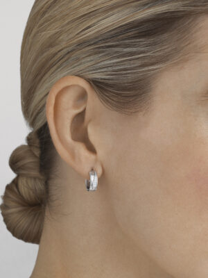 GEORG JENSEN - ØREDOBBER, FUSION HOOPS SMÅ MED DIAMANTER 0,18 CT. HVITT GULL - STYLING