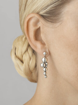 GEORG JENSEN - ØREDOBBER, MOONLIGHT GRAPES LANGE OKSIDERT SØLV - STYLING