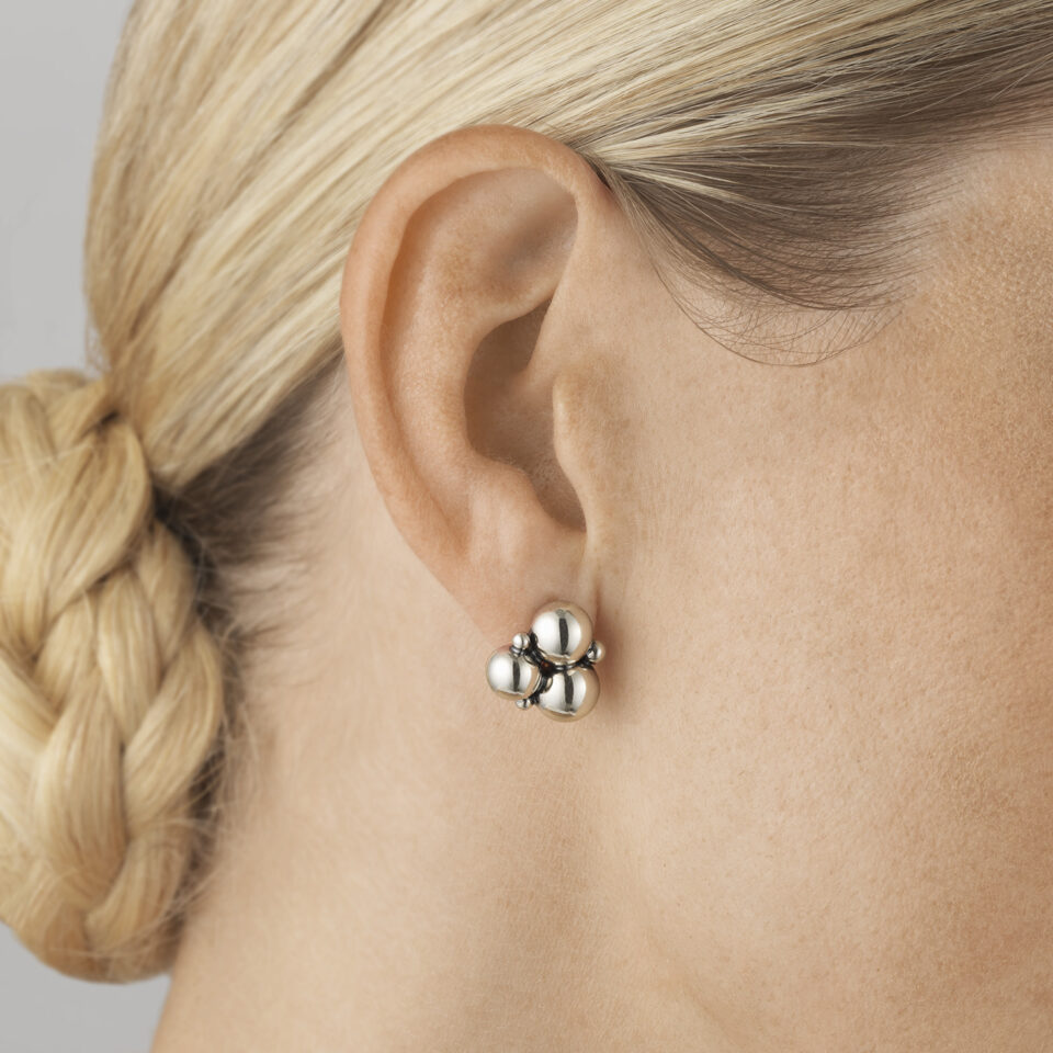 GEORG JENSEN - ØREDOBBER, MOONLIGHT GRAPES STIFT OKSIDERT SØLV - STYLING