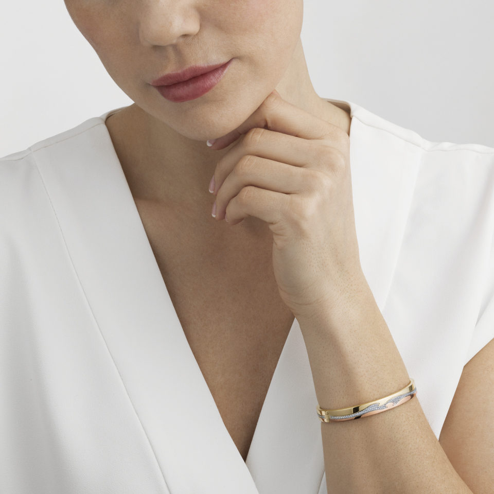 GEORG JENSEN - ARMRING, FUSION 0,74-0,75 CT. HVITT GULL, GULT GULL OG ROSÉGULL - STYLING