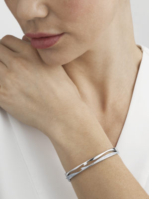 GEORG JENSEN - ARMRING, FUSION ÅPEN BANGLE 0,69-0,77 CT. HVITT GULL - STYLING