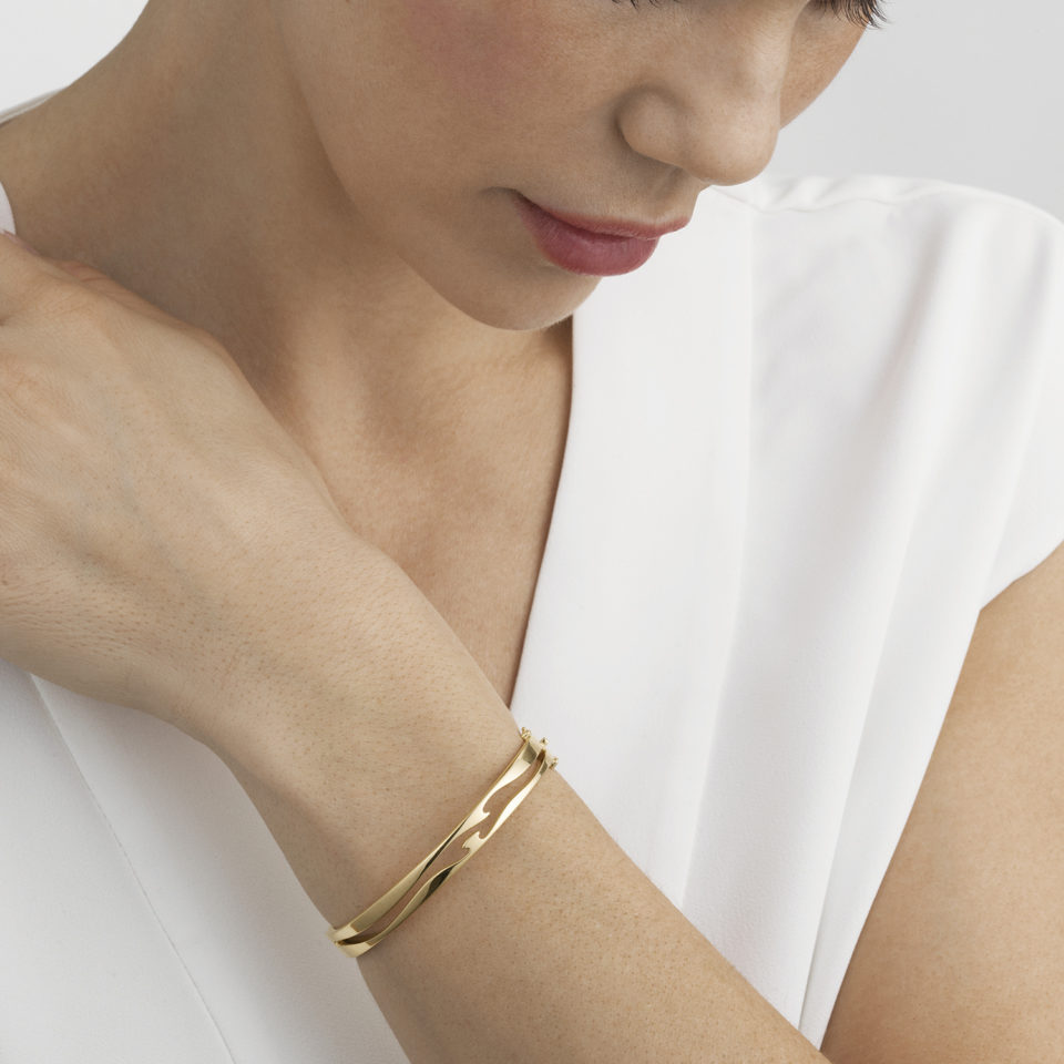 GEORG JENSEN - ARMRING, FUSION ÅPEN BANGLE GULT GULL - STYLING