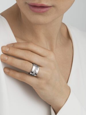 GEORG JENSEN - RING, FUSION CENTERRING PAVÉ 0,63-1,01 CT. HVITT GULL - STYLING
