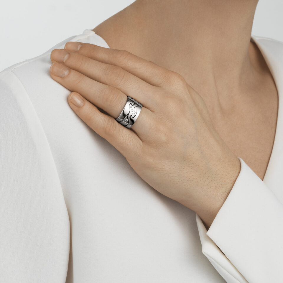 GEORG JENSEN - RING, FUSION CENTERRING MED DIAMANTER 0,16 CT. HVITT GULL -STYLING