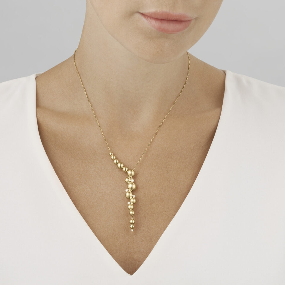 GEORG JENSEN - HALSKJEDE, MOONLIGHT GRAPES ANHENG STATEMENT MED DIAMANTER 0,12 CT. GULT GULL - STYLING