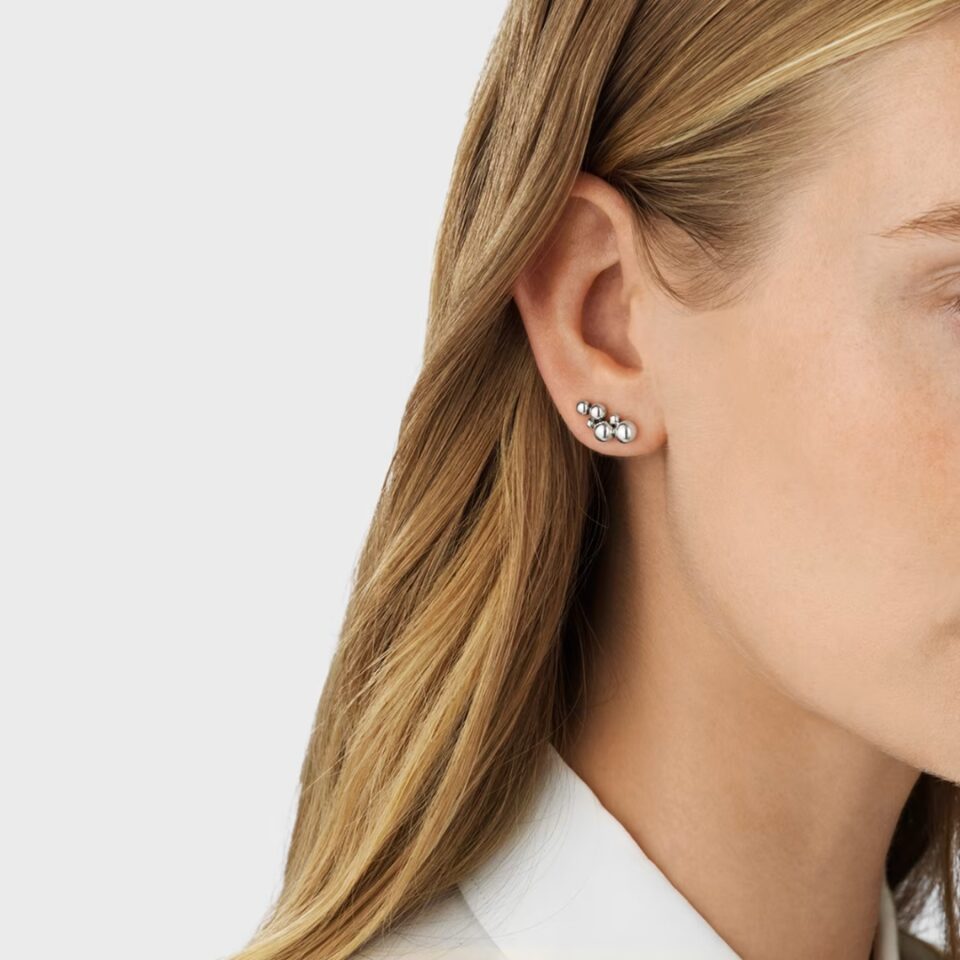 GEORG JENSEN - ØREDOBBER, MOONLIGHT GRAPES KORTE EAR CUFFS OKSIDERT SØLV - STYLING