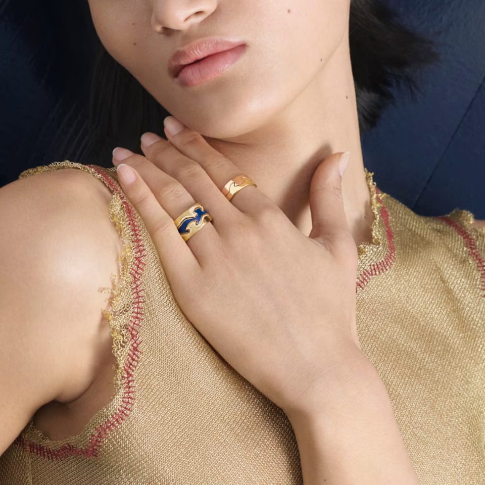 GEORG JENSEN - RING, FUSION CENTERRING BLÅ HYCERAM GULT GULL - STYLING