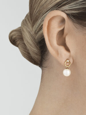 GEORG JENSEN - ØREDOBBER, MAGIC MED PERLER OG DIAMANTER 0,04 CT. GULT GULL - STYLING