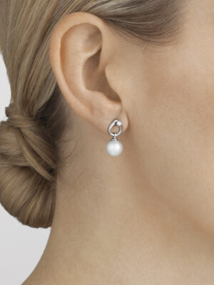 GEORG JENSEN - ØREDOBBER, MAGIC MED PERLER OG DIAMANTER 0,04 CT. HVITT GULL - STYLING