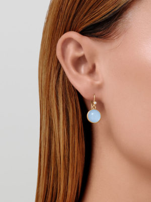 JULIE SANDLAU - ØREDOBBER, PRIME MILKY AQUA - STYLING