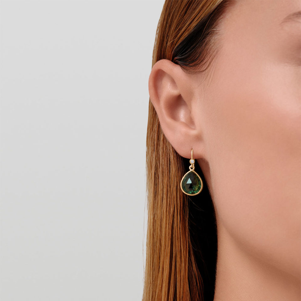 JULIE SANDLAU - ØREDOBBER, LEA TURMALIN - STYLING