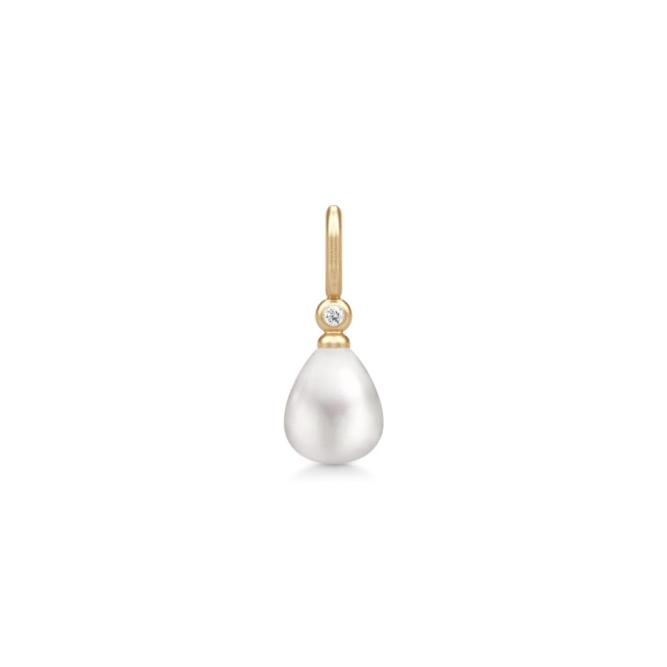 JULIE SANDLAU - ANHENG, TASHA WHITE PEARL - DETALJER