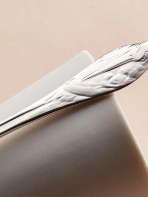 ARVEN - STORK BARNEGAFFEL I SØLV - DETALJER