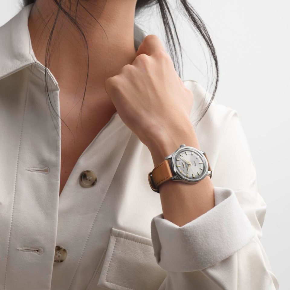 L1.649.4.72.2 LONGINES - CONQUEST HERITAGE 38 MM - STYLING HENNE